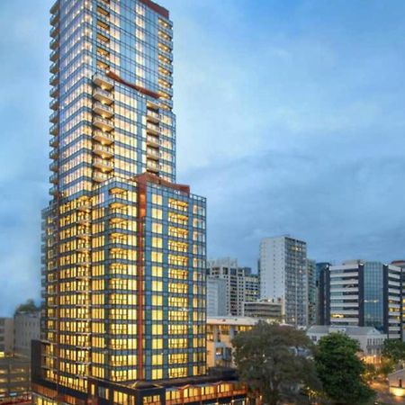 Top Floor Harbour View And Skytower View Apartment In Cbd Окленд Экстерьер фото