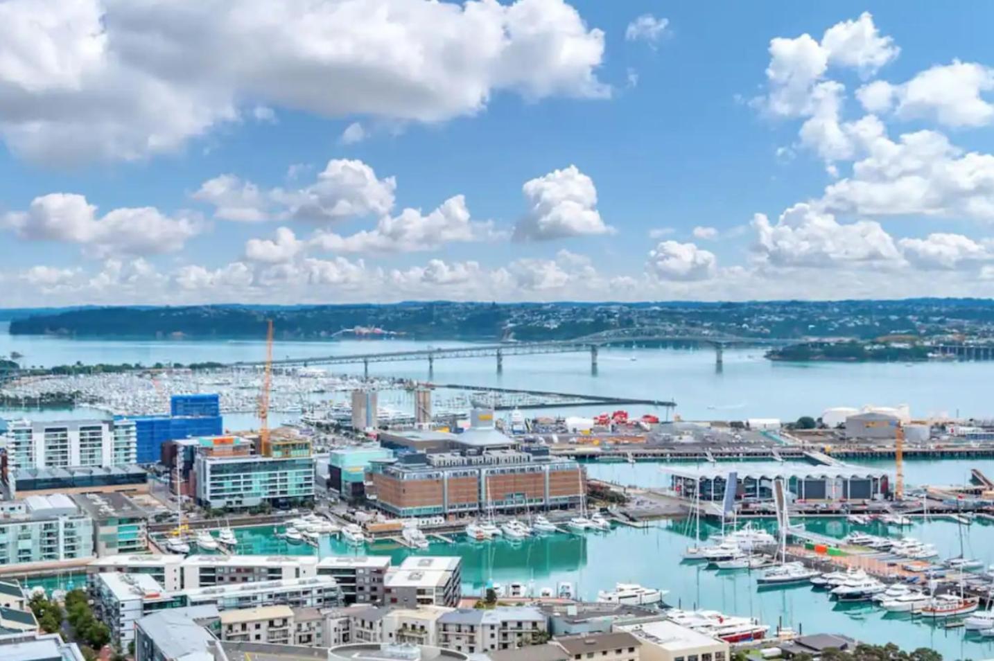 Top Floor Harbour View And Skytower View Apartment In Cbd Окленд Экстерьер фото
