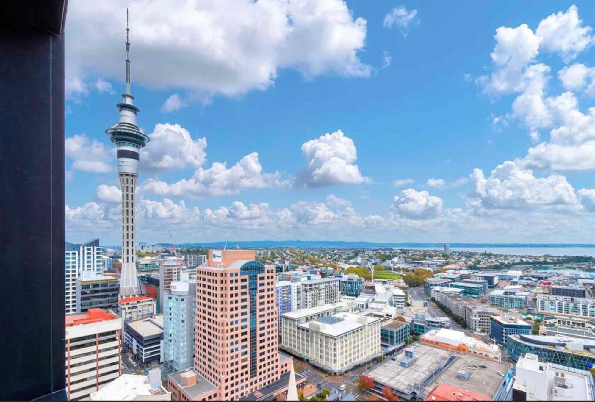 Top Floor Harbour View And Skytower View Apartment In Cbd Окленд Экстерьер фото